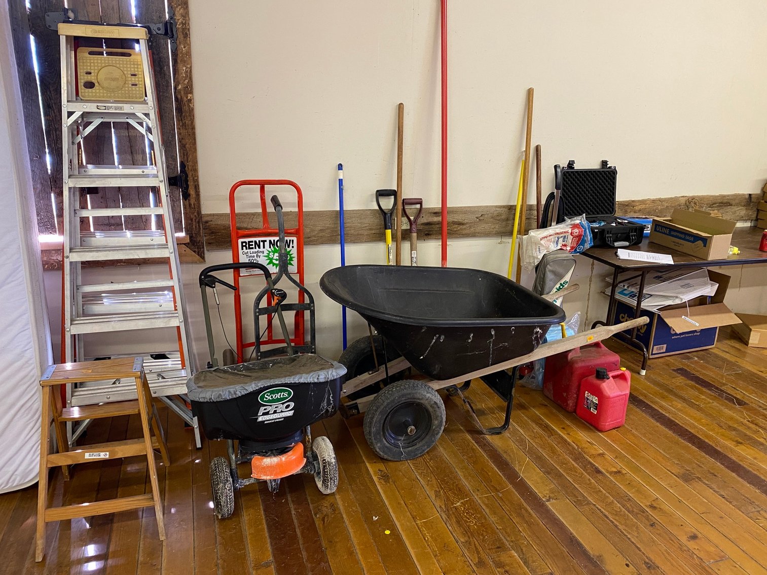 Image for Jane Lew, WV - Mahindra Tractor, H-D Motorcycle, Antiques, Furniture, Lawn Equipment