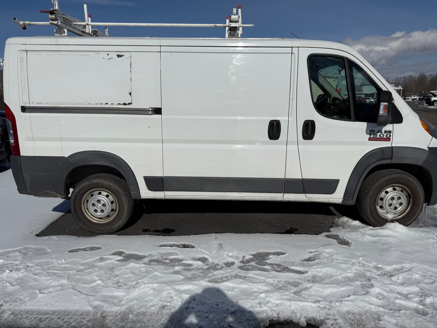 Image for St. Albans, WV -- Vehicles, RV, Boat, Glassware, Diecast Cars, Blenko, Fenton, Crocks and MORE!