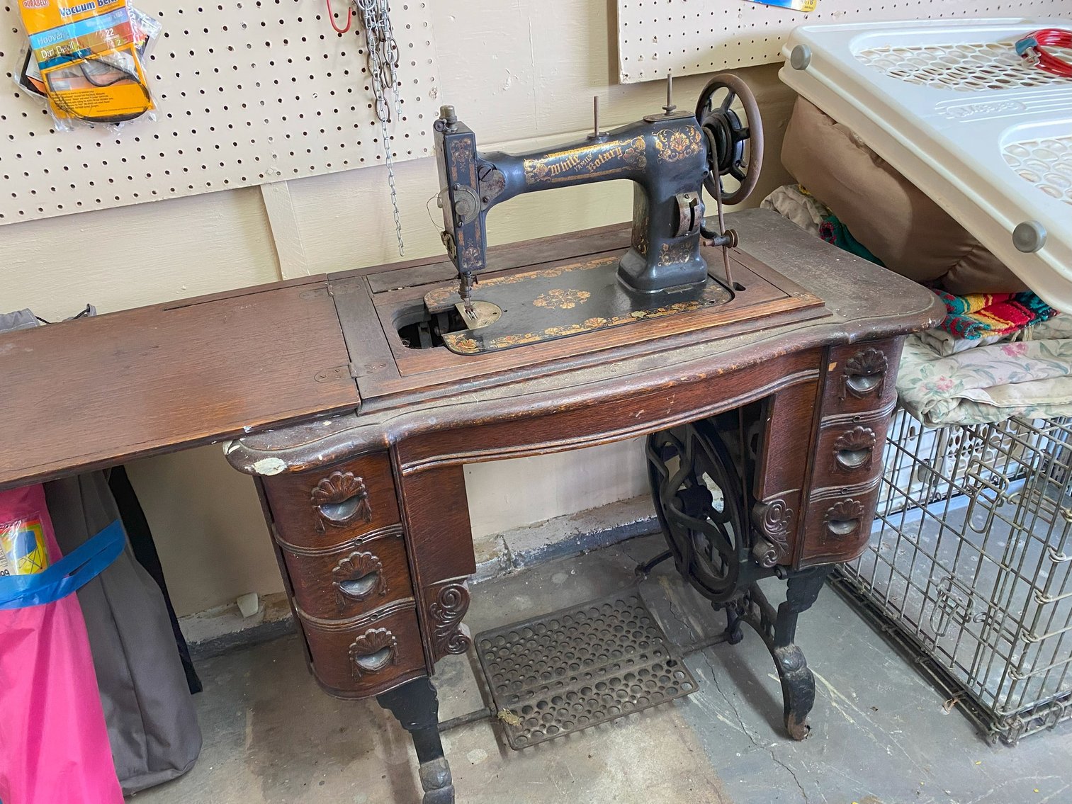 Image for Uniontown, PA – Tools & Shop Items, Advertising Items, Antiques, Home Furnishings & Much More!