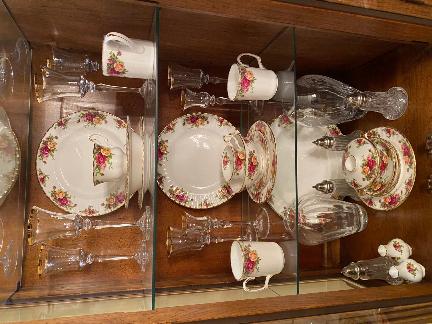 Image for Cecil, PA – Estate of Marion Fleeher: Quality Furniture, Glassware, Household Goods and Much More!