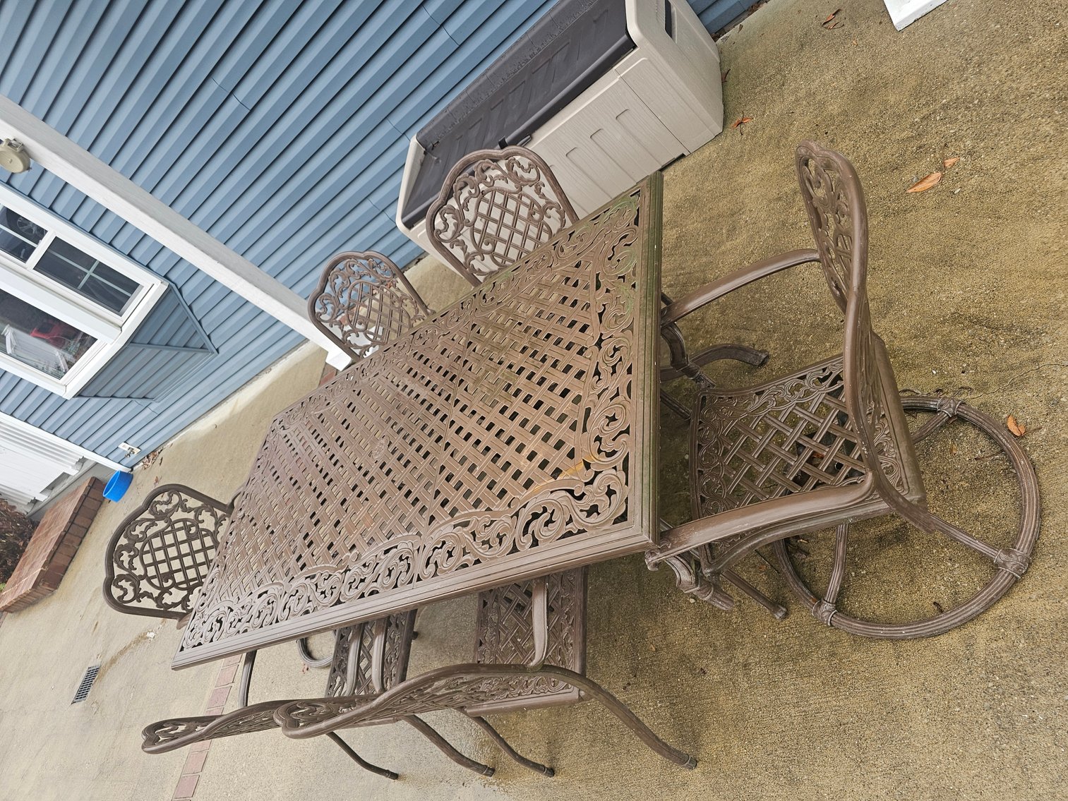 Image for Wurtland, KY - Tractor, Tools, Trailer, Furniture, Glassware, Artwork, Outdoor Furniture & More!