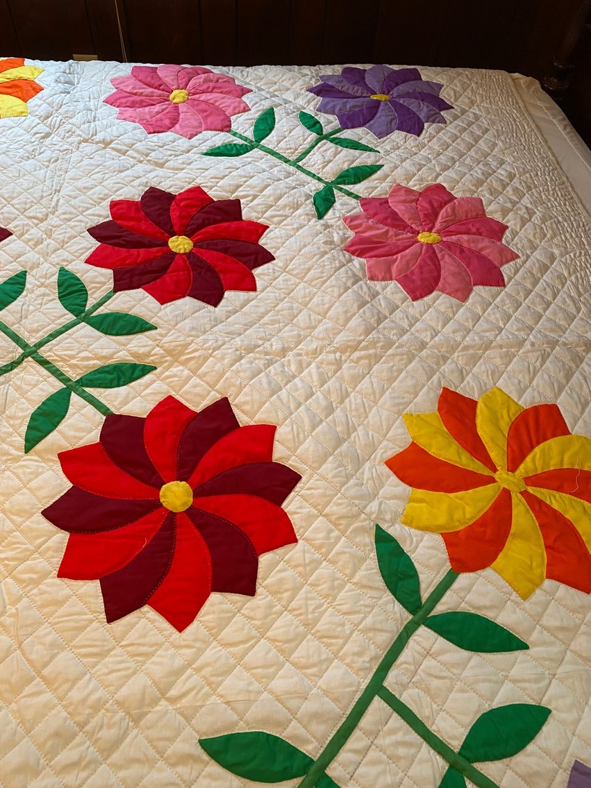 Image for Ohiopyle, PA – Large Online Estate Auction, Over 600 Lots! 2011 Lincoln MKX, 2011 Surepull Trailer, and More!