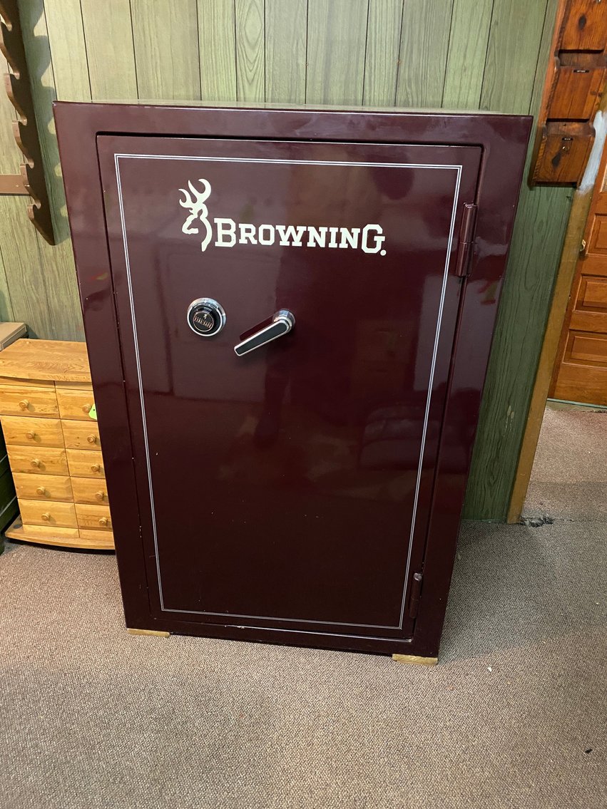 Image for Ohiopyle, PA – Large Online Estate Auction, Over 600 Lots! 2011 Lincoln MKX, 2011 Surepull Trailer, and More!