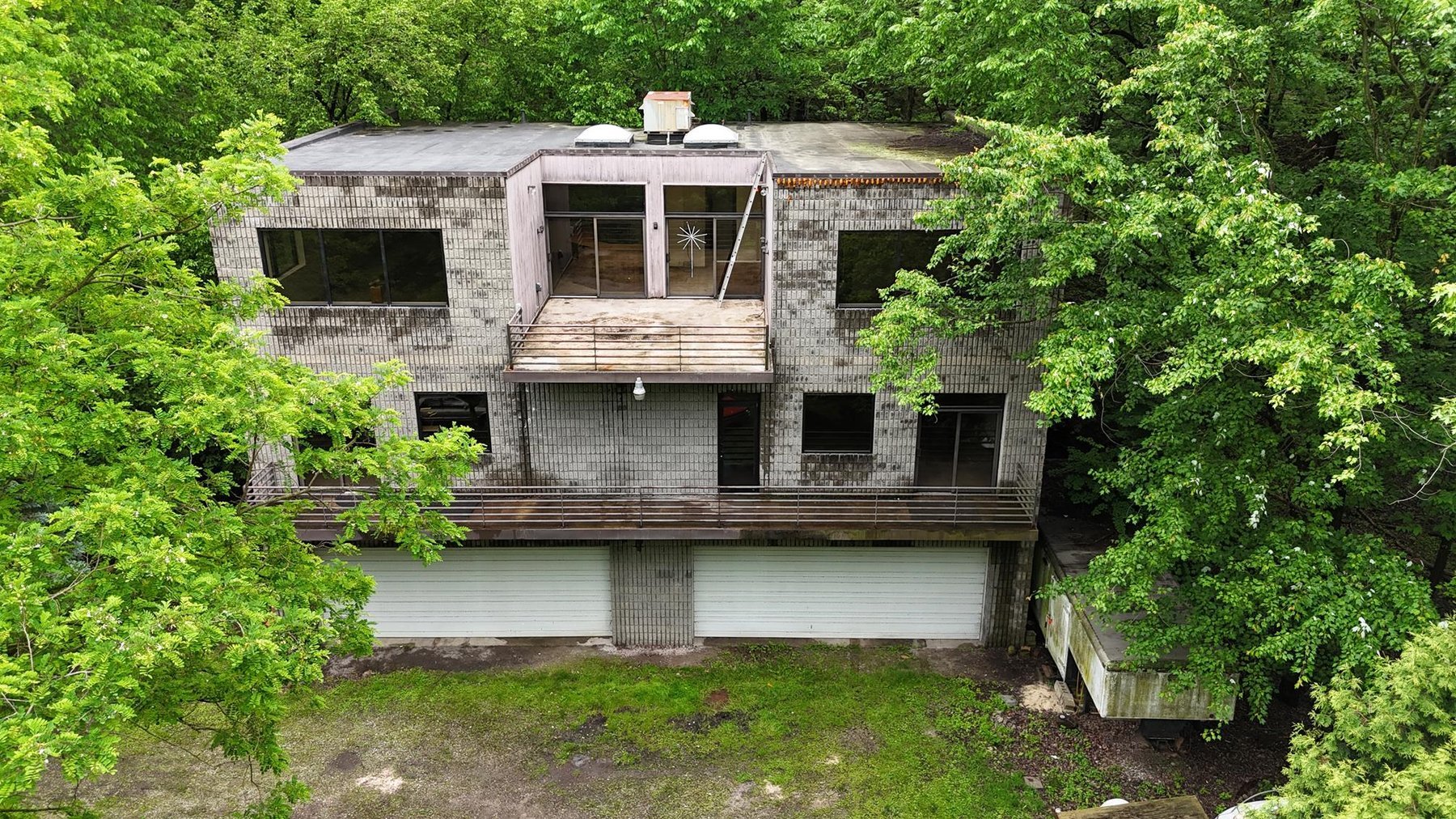 Image for SOLD $561,000 - 5.75 Prime Acres with 3-Story Garage & Home Minutes from Downtown Pittsburgh - Jack Miller Estate