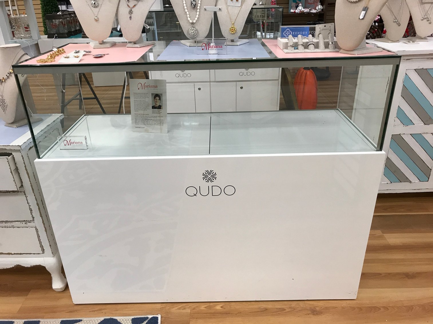 Image for Morgantown, WV – Sheila’s Home Decor and Gifts: Inventory, Fixtures, and Displays!