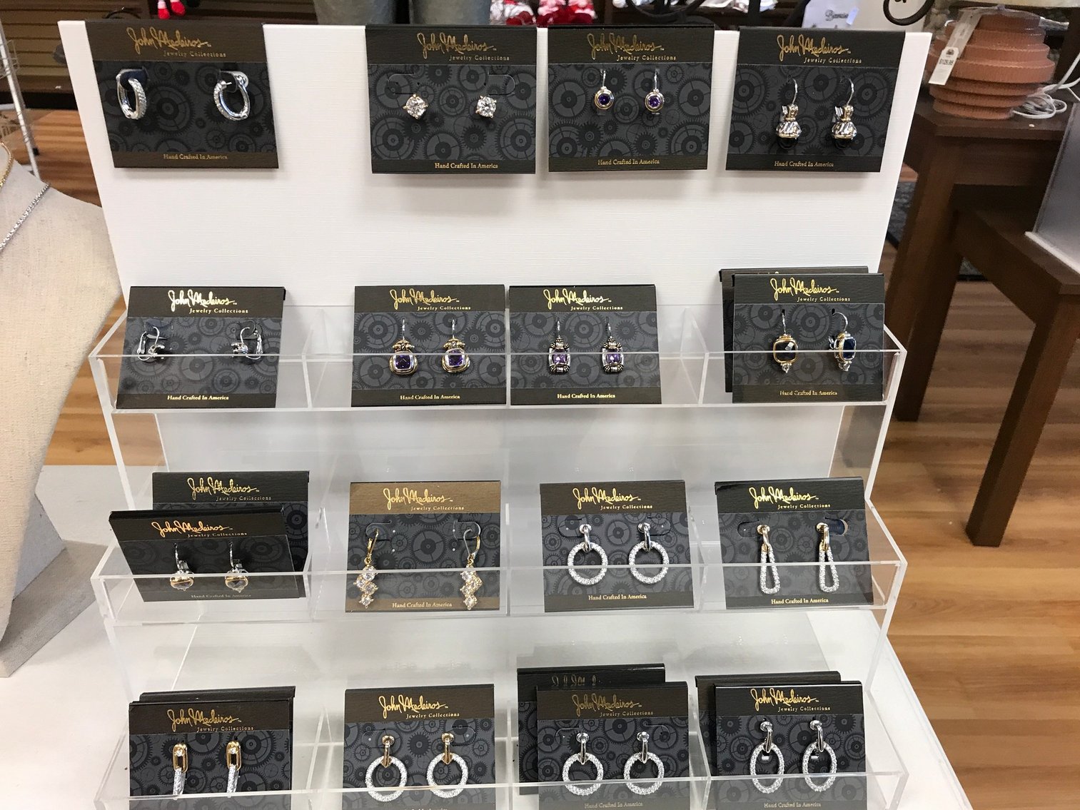 Image for Morgantown, WV – Sheila’s Home Decor and Gifts: Inventory, Fixtures, and Displays!