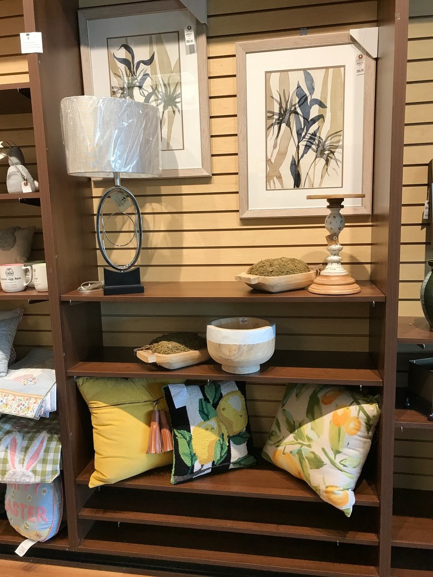 Image for Morgantown, WV – Sheila’s Home Decor and Gifts: Inventory, Fixtures, and Displays!