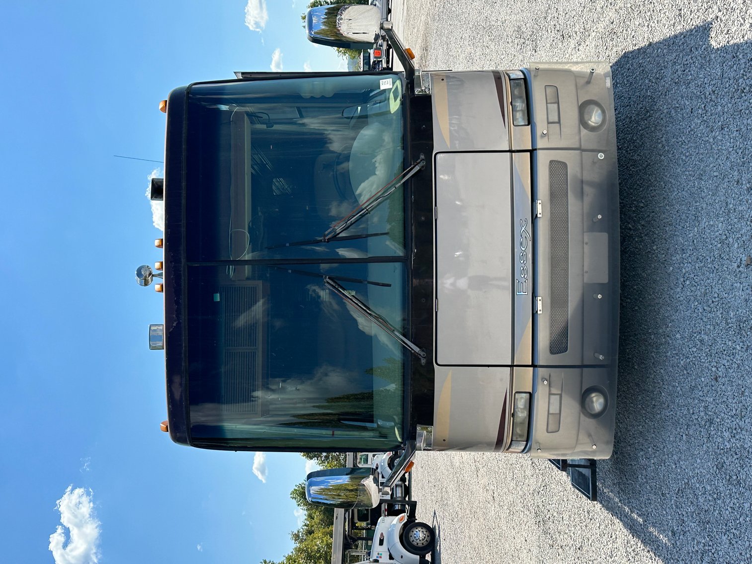 Image for St. Albans, WV-- 2003 Newmark Essex-M-4373 Kensington RV