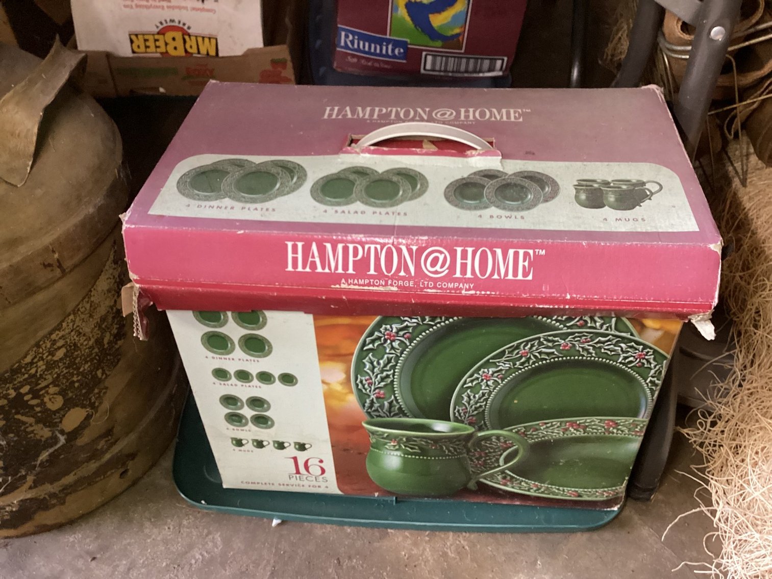 Image for Lemont Furnace, PA - Huge Collector's Downsizing Auction: Costume Jewelry, Vintage Barbie, Christmas Blowmolds, Collectible Toys,  Advertising, Disney, and More!