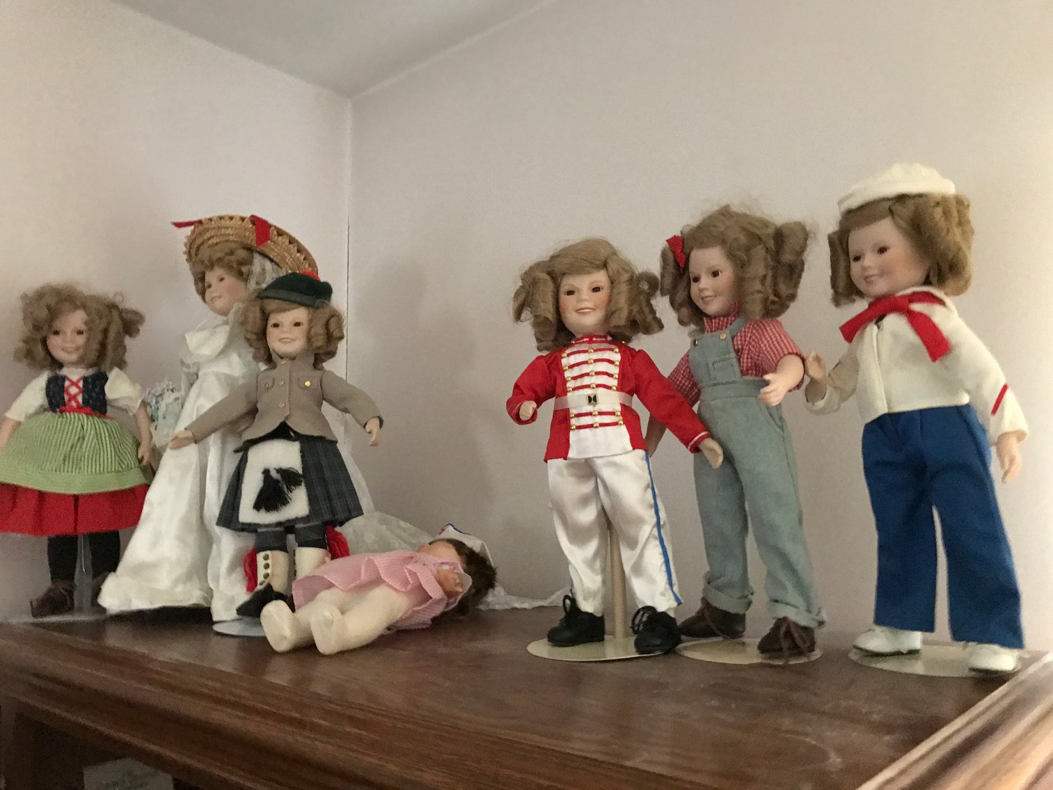 Image for Jefferson, PA – Estate of Margaret Angelini: Huge Selection of Glassware, Household Goods, Collectibles, and Antiques