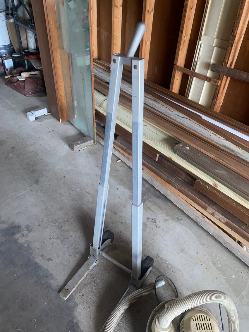 Image for Morgantown, WV – Vintage Christmas, Appliances, Household Goods, Glassware, and MORE!