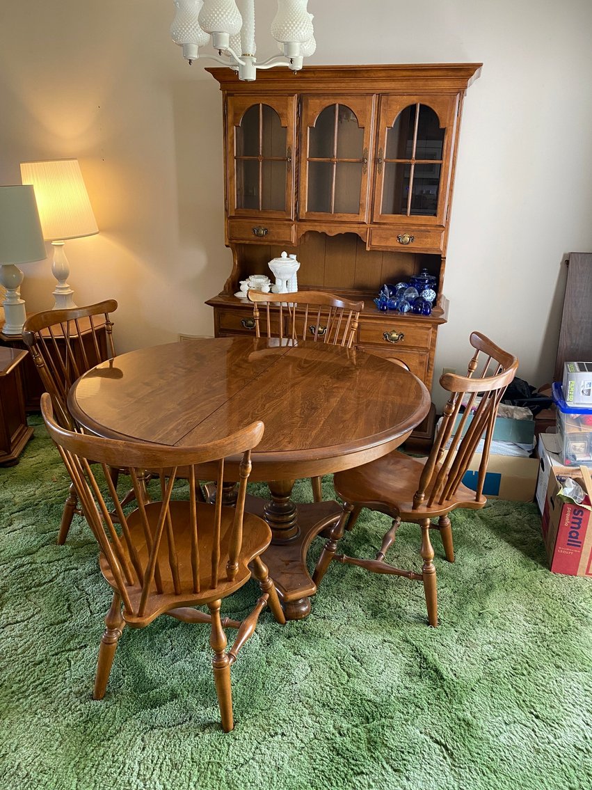 Image for Morgantown, WV – Vintage Christmas, Appliances, Household Goods, Glassware, and MORE!