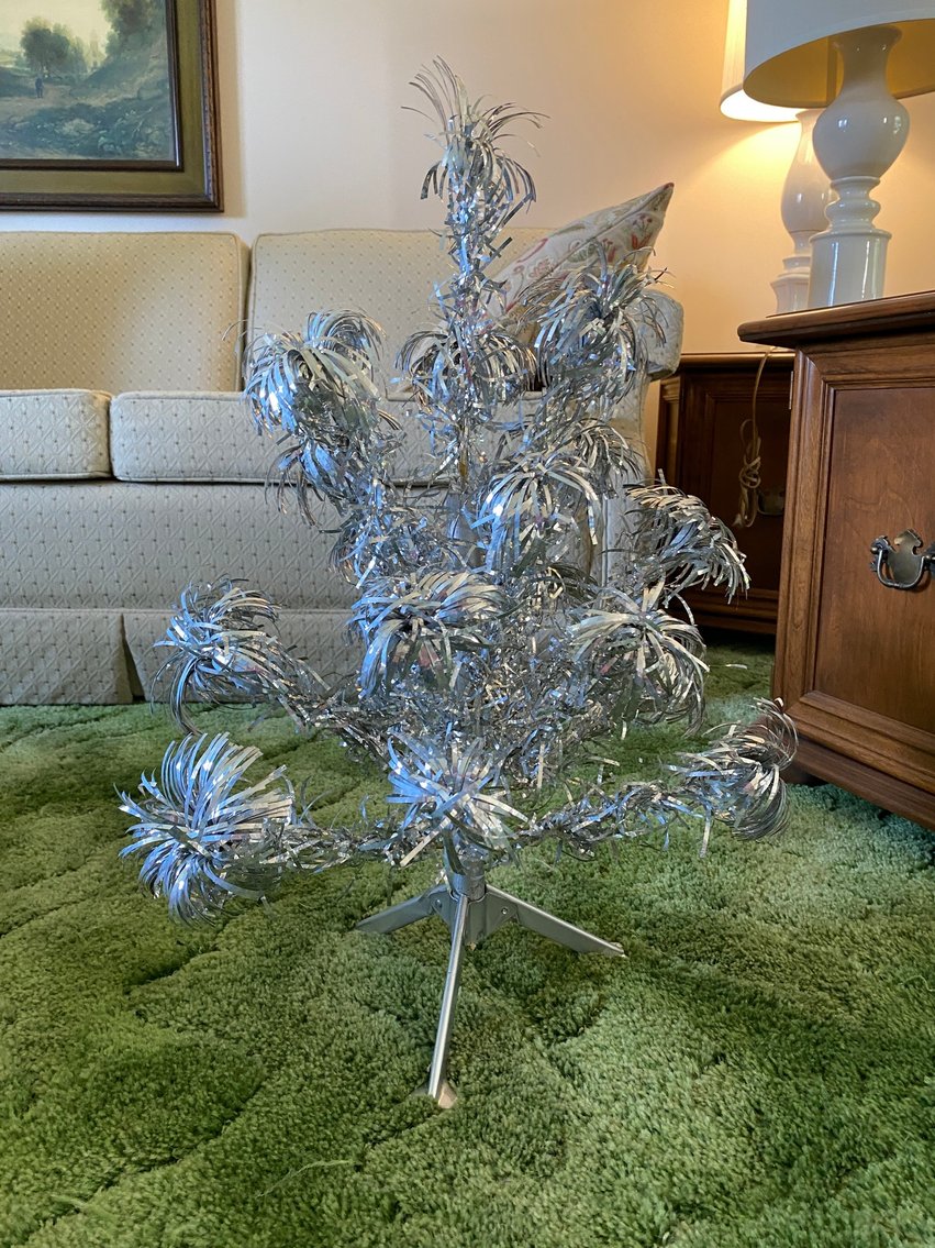 Image for Morgantown, WV – Vintage Christmas, Appliances, Household Goods, Glassware, and MORE!