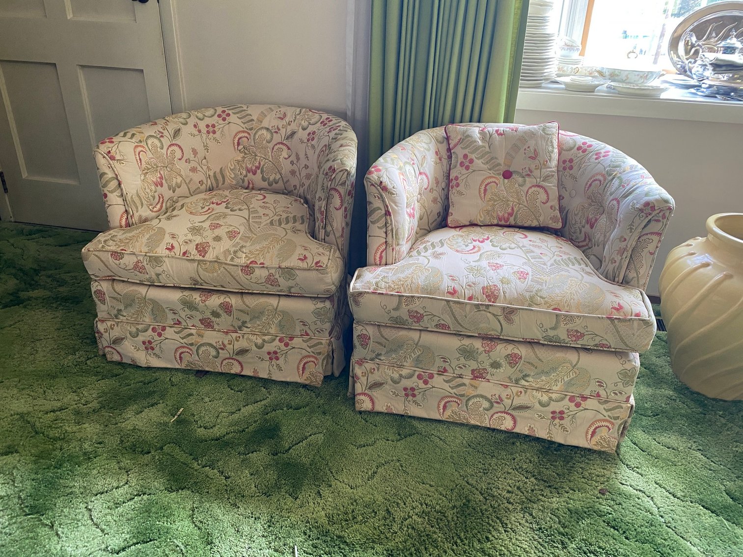 Image for Morgantown, WV – Vintage Christmas, Appliances, Household Goods, Glassware, and MORE!