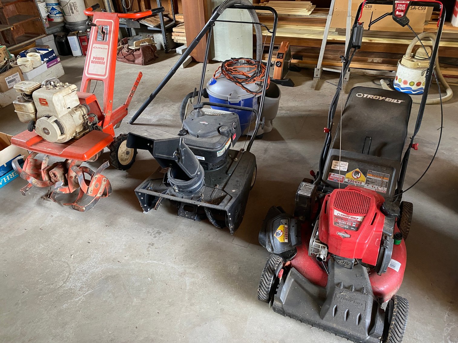 Image for Morgantown, WV – Vintage Christmas, Appliances, Household Goods, Glassware, and MORE!