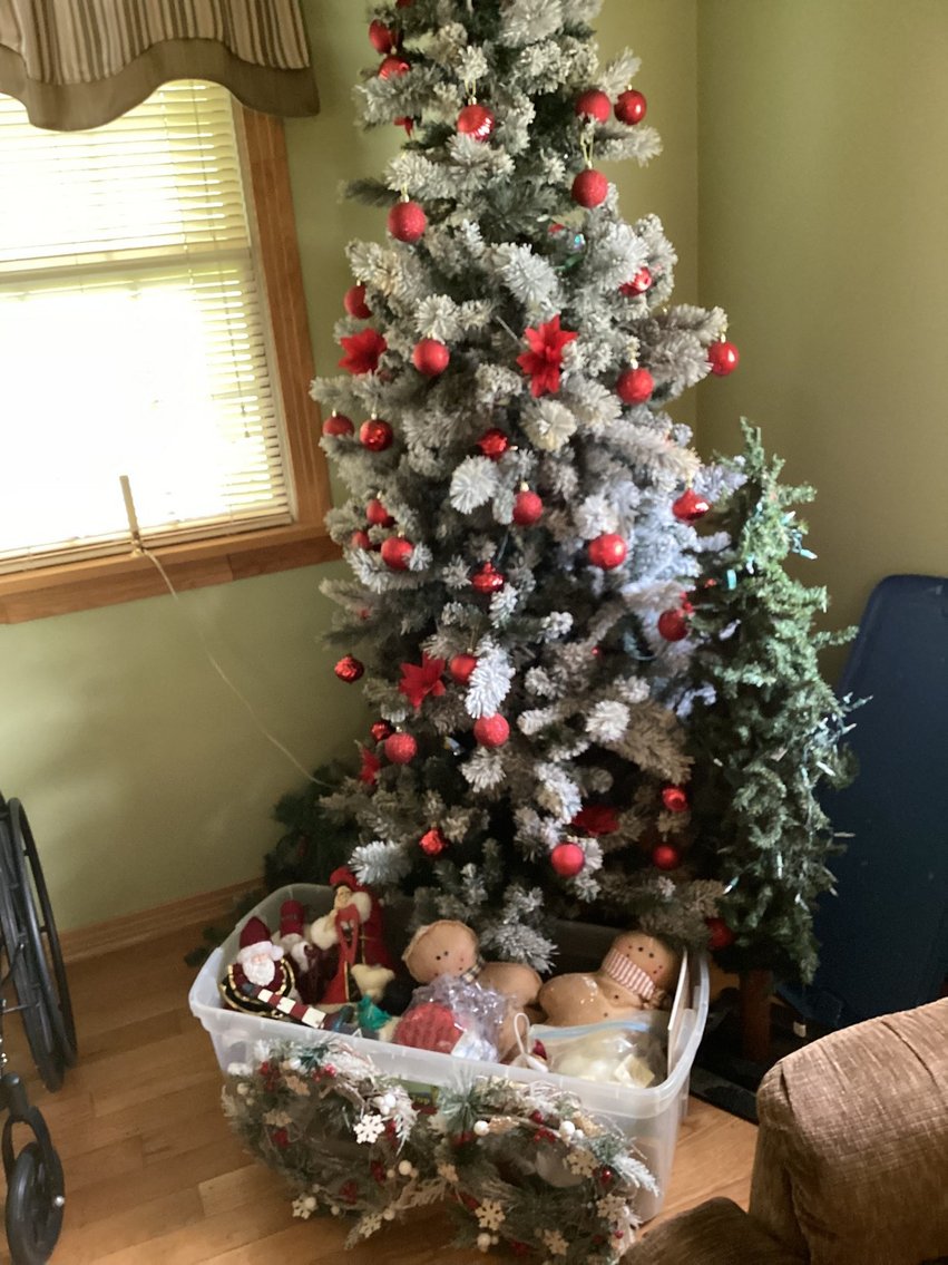 Image for Brownsville, PA - Moving Auction: Household Furniture, JD X300 Lawn Tractor, Framed Prints, Tools, Christmas Items, and Much More!