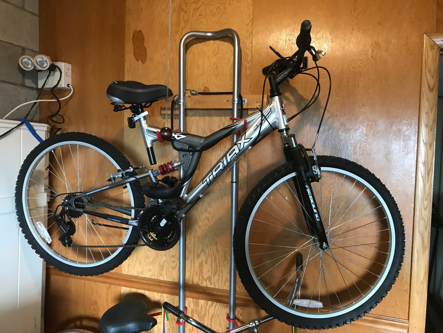 Image for Uniontown, PA – Huge Downsizing Auction: Tools and Shop Items, Household Items, Musical Instruments, Furniture, Electronics, and More!