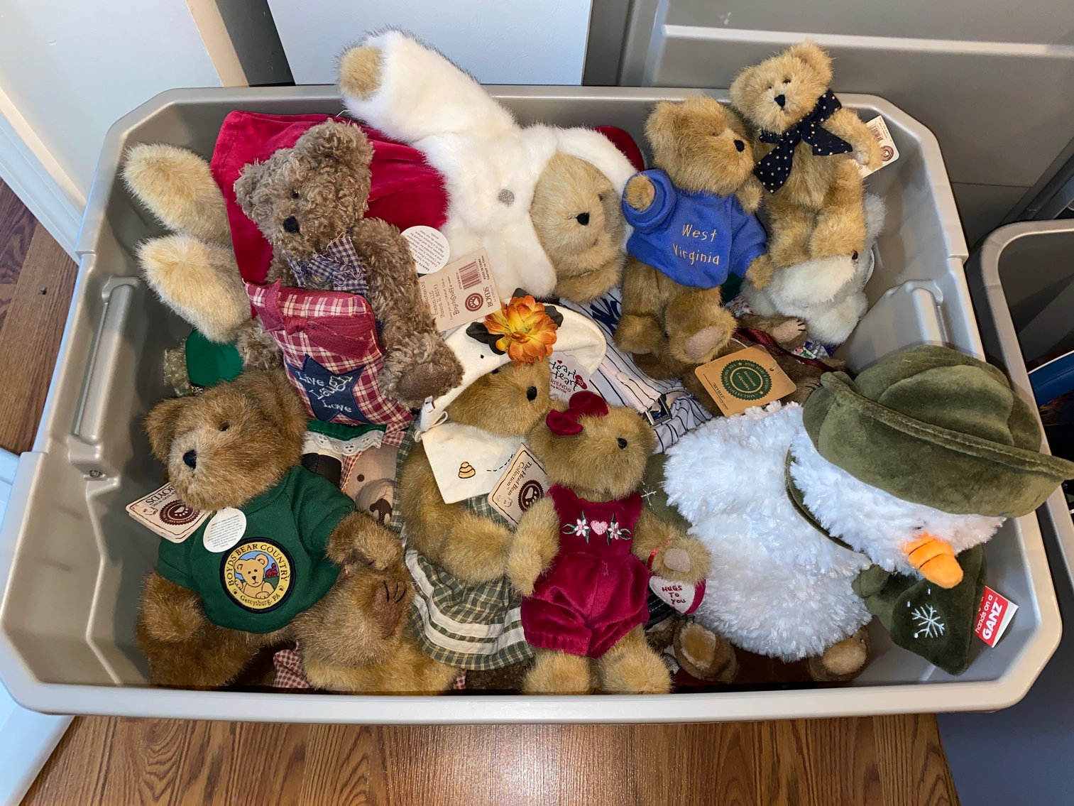 Image for Shinnston, WV – Online Estate Sale: 2021 Chevrolet Equinox, Large Selection of Fiesta ware, Kitchen Items and Appliances, Christmas Decorations, Boyd’s Bears, Toys, Three Stooges Collection, Quality Women’s Clothing and Much More!