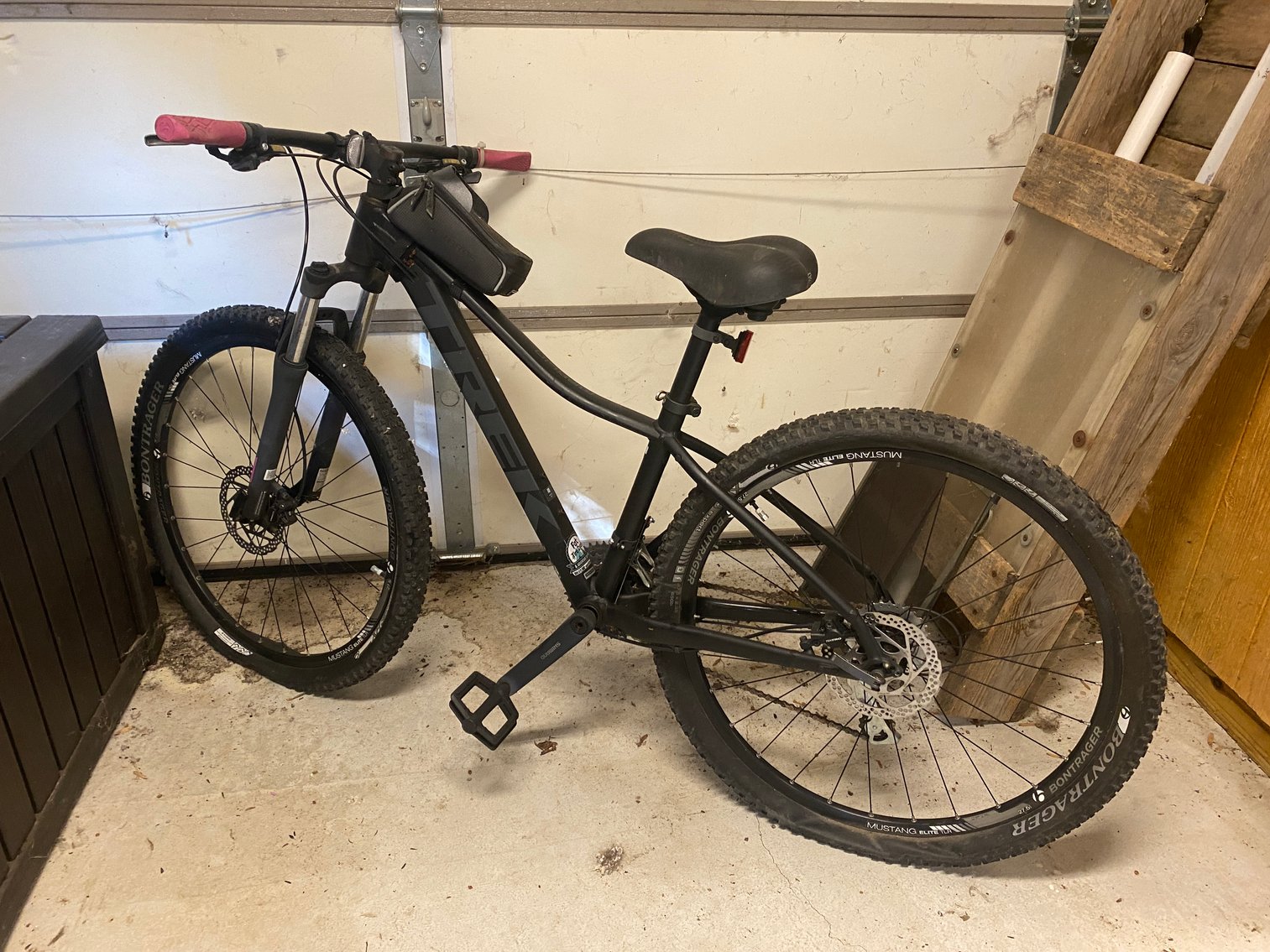 Image for Philippi, WV -- Moving Auction: Contents of Homestead & Professional Dog Kennel on 27 Acres!