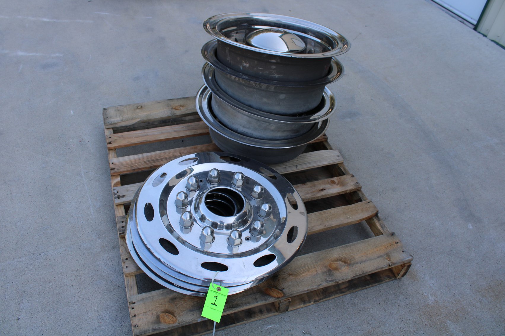 Image for Hub Caps - Semi/ Fire Truck, Bus Parts - Tomball, TX