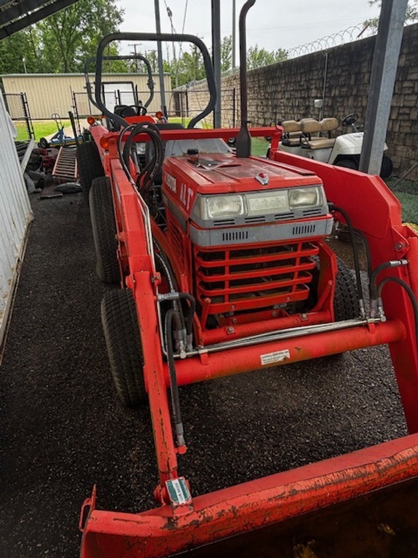 Image for Tyler Independent School District (Surplus) - Tyler, TX 75701