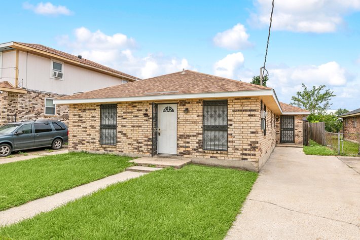 Image for SOLD! $186,450 - Kenner Double-Needs Rehab