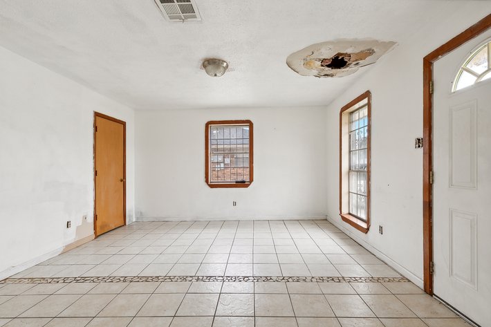 Image for SOLD! $186,450 - Kenner Double-Needs Rehab