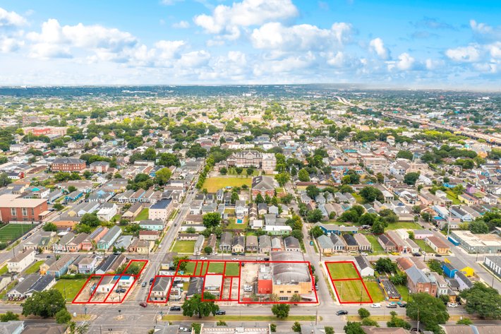 Image for THE HISTORIC CARVER THEATRE