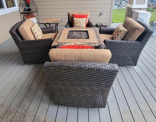 Image for December 2023 Furniture & Décor