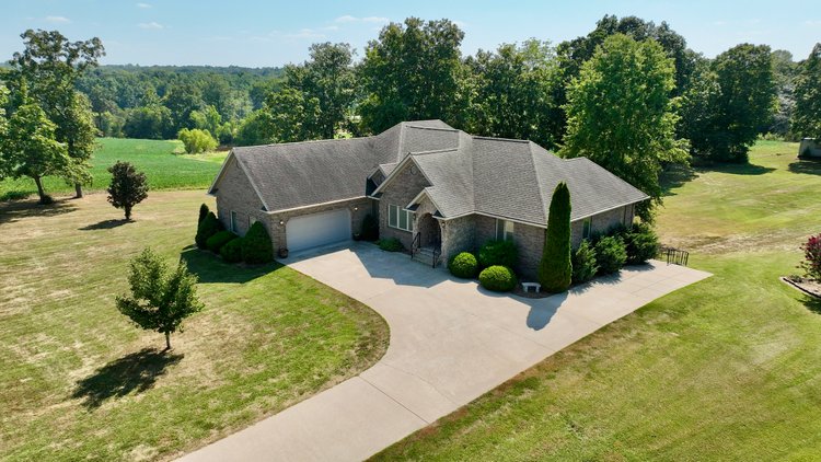 Image for 87 Jesses Way Cadiz, KY  Real Estate & Personal Property Auction