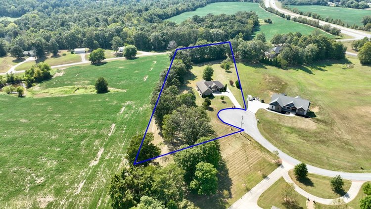 Image for 87 Jesses Way Cadiz, KY  Real Estate & Personal Property Auction