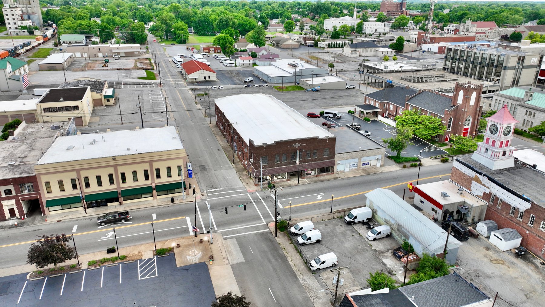 Image for 323 E. 9th St. AUCTION