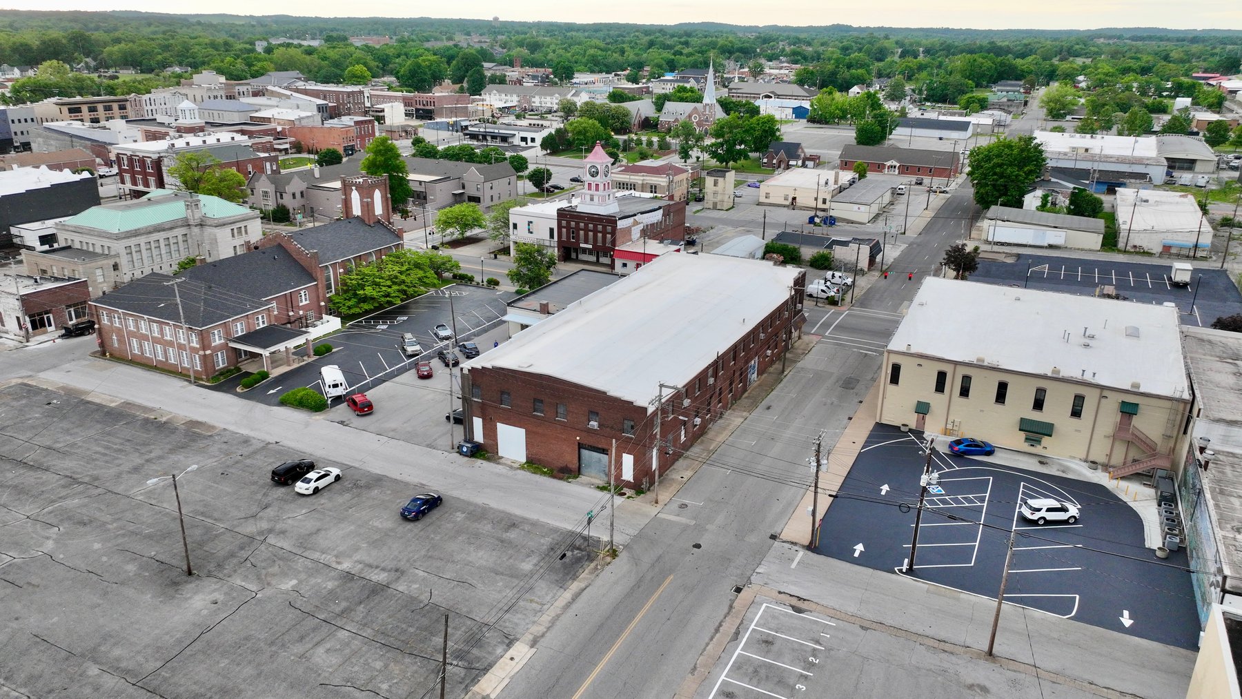 Image for 323 E. 9th St. AUCTION