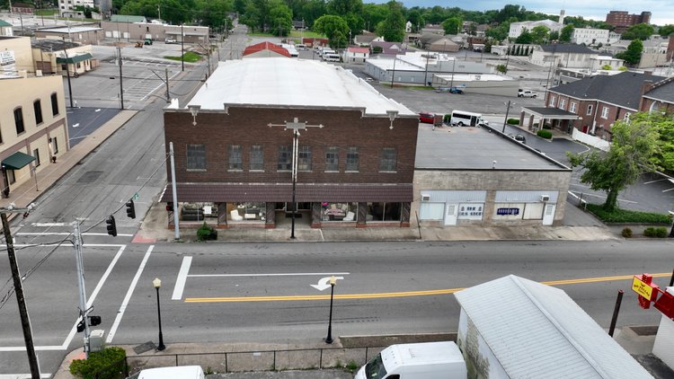 Image for 323 E. 9th St. AUCTION