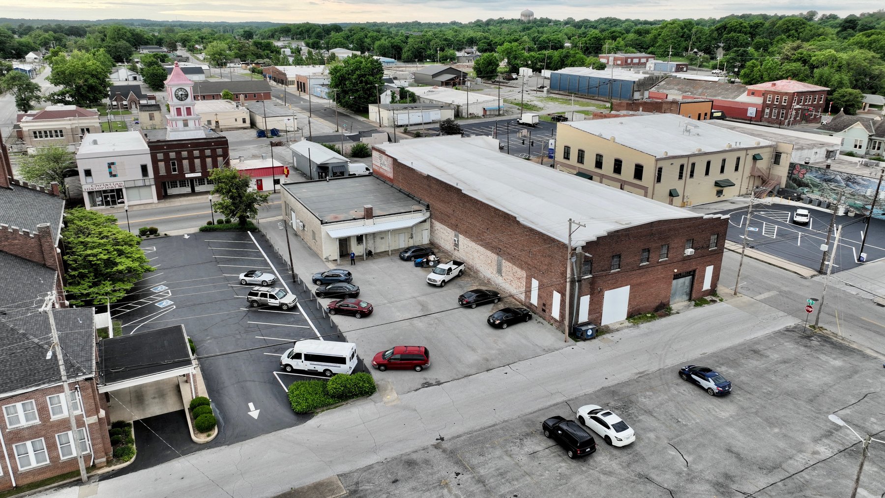 Image for 323 E. 9th St. AUCTION