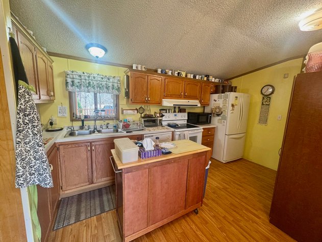 Image for Lake Area Real Estate & Personal Property Auction