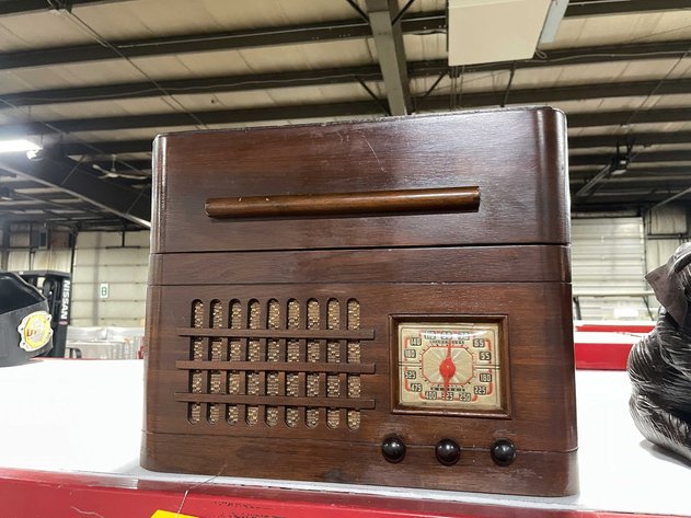 Image for 4 of 5 March 2026 Neon Lighted Beer Signs, Antiques, Collectibles, Tools & More - Neenah, WI