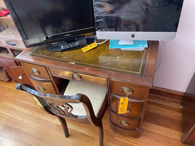 Image for Antiques & Collectibles - Port Washington, WI