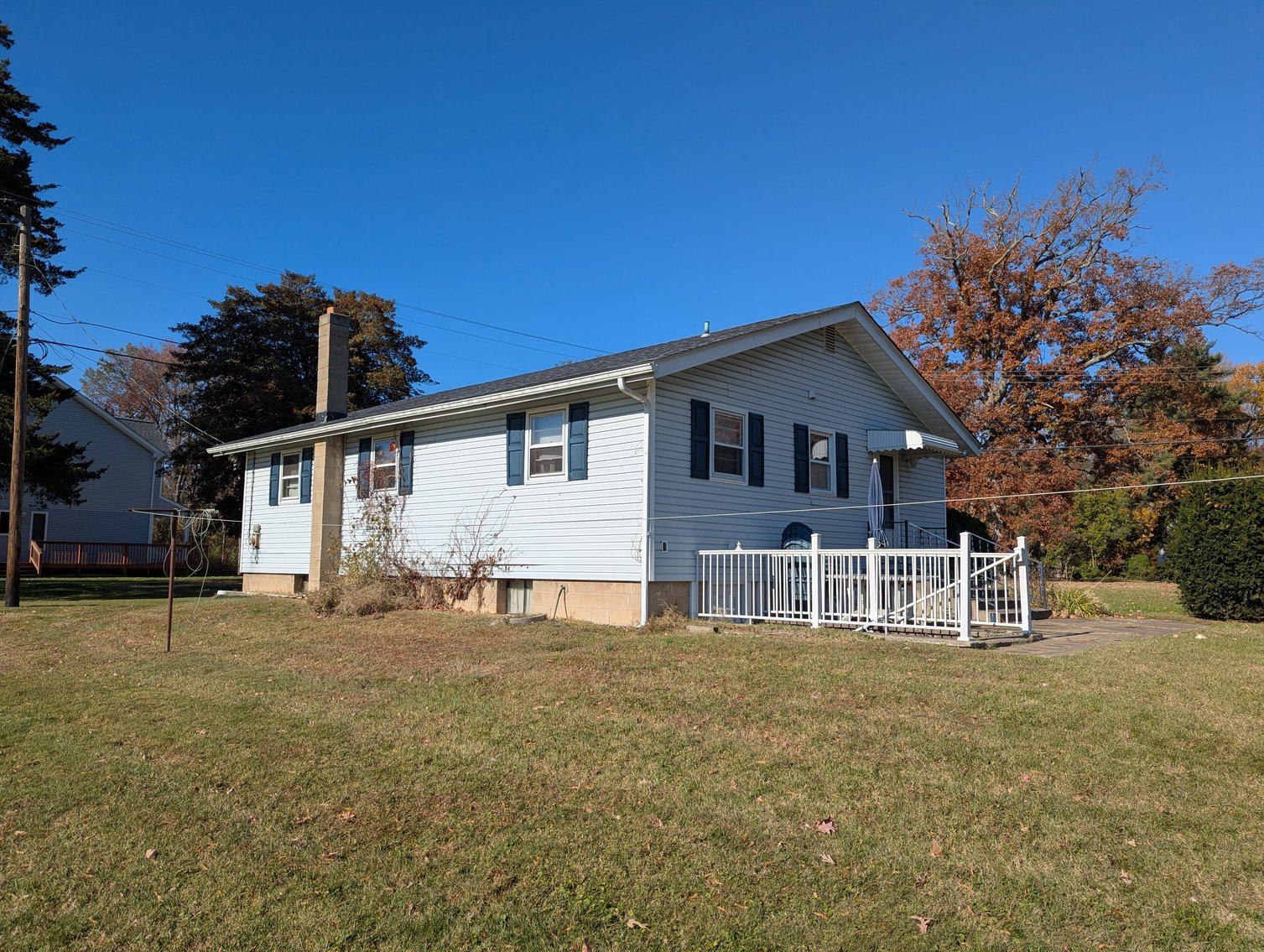 Image for 3 ADJOINING WATERFRONT PARCELS ~ 3BR HOME/ 2 PIERS/ 1.59 +/- TOTAL ACRES/ FISHING GEAR, COLLECTIBLES, HOUSEHOLD ITEMS, & TOOLS