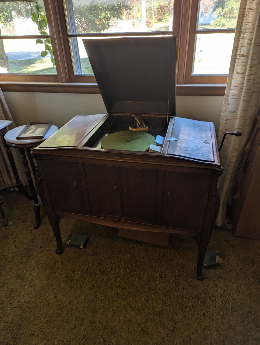 Image for 3 ADJOINING WATERFRONT PARCELS ~ 3BR HOME/ 2 PIERS/ 1.59 +/- TOTAL ACRES/ FISHING GEAR, COLLECTIBLES, HOUSEHOLD ITEMS, & TOOLS