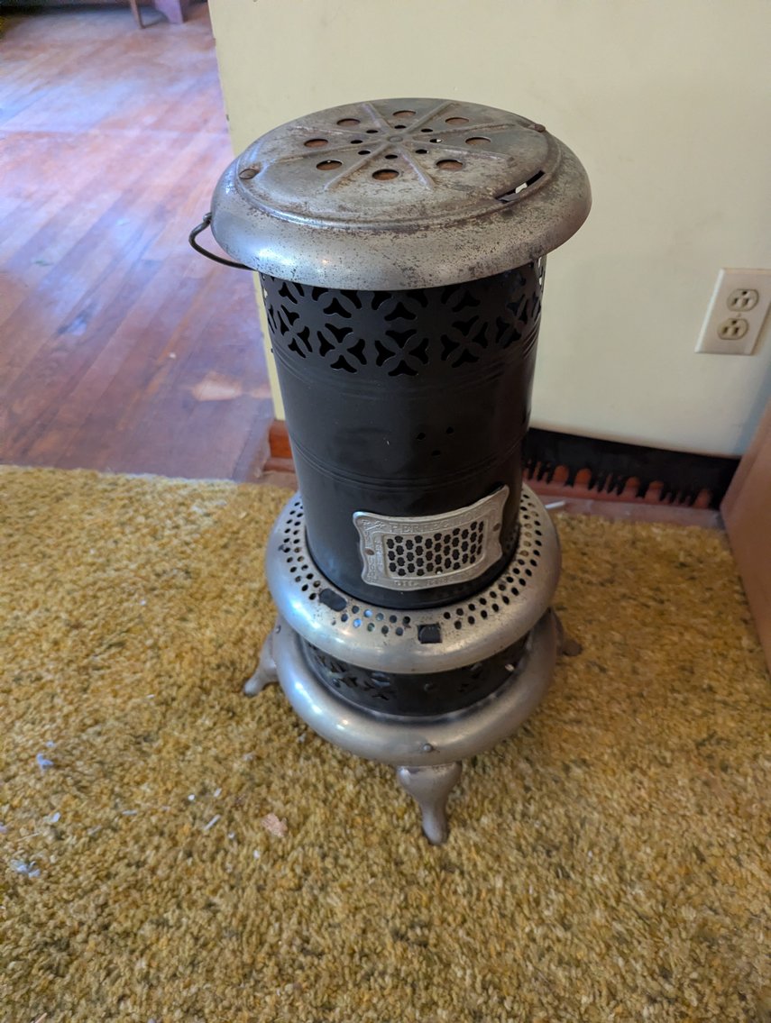 Image for 3 ADJOINING WATERFRONT PARCELS ~ 3BR HOME/ 2 PIERS/ 1.59 +/- TOTAL ACRES/ FISHING GEAR, COLLECTIBLES, HOUSEHOLD ITEMS, & TOOLS