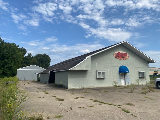 Image for Foreclosure Auction - 8,295 sq ft Industrial Warehouse/Office Flex Property on 5 acres - 16388 Industrial Dr. Milford, VA 22514