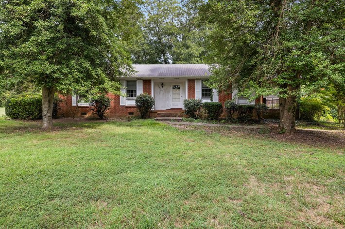 Image for 4 Bed/2.5 Bath Quaint Brick Ranch Minutes Outside of Short Pump - 11992 S Anna Dr