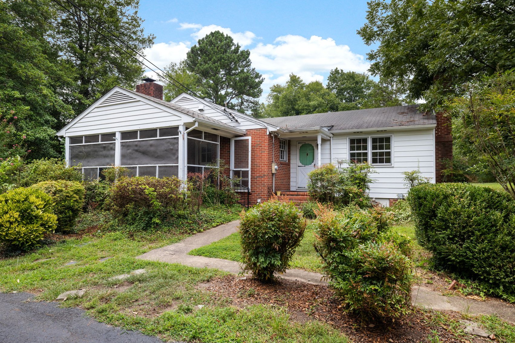 Image for 4 Bed/2.5 Bath Quaint Brick Ranch Minutes Outside of Short Pump - 11992 S Anna Dr