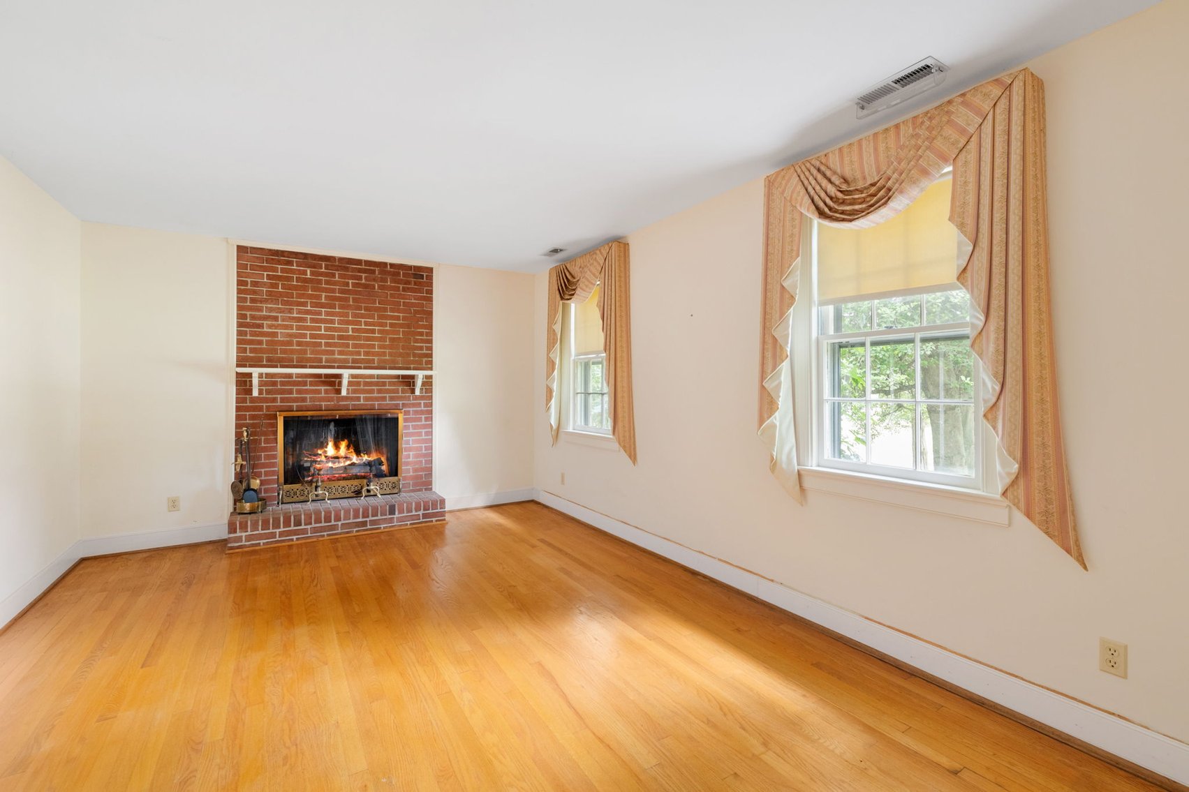 Image for 4 Bed/2.5 Bath Quaint Brick Ranch Minutes Outside of Short Pump - 11992 S Anna Dr