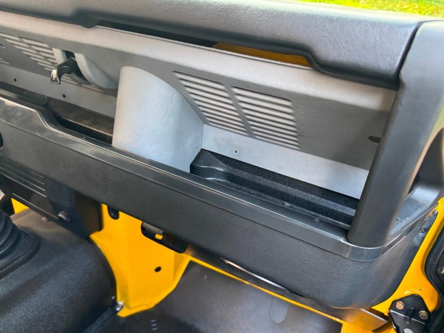 Image for 1994 Land Rover Defender 90 NAS