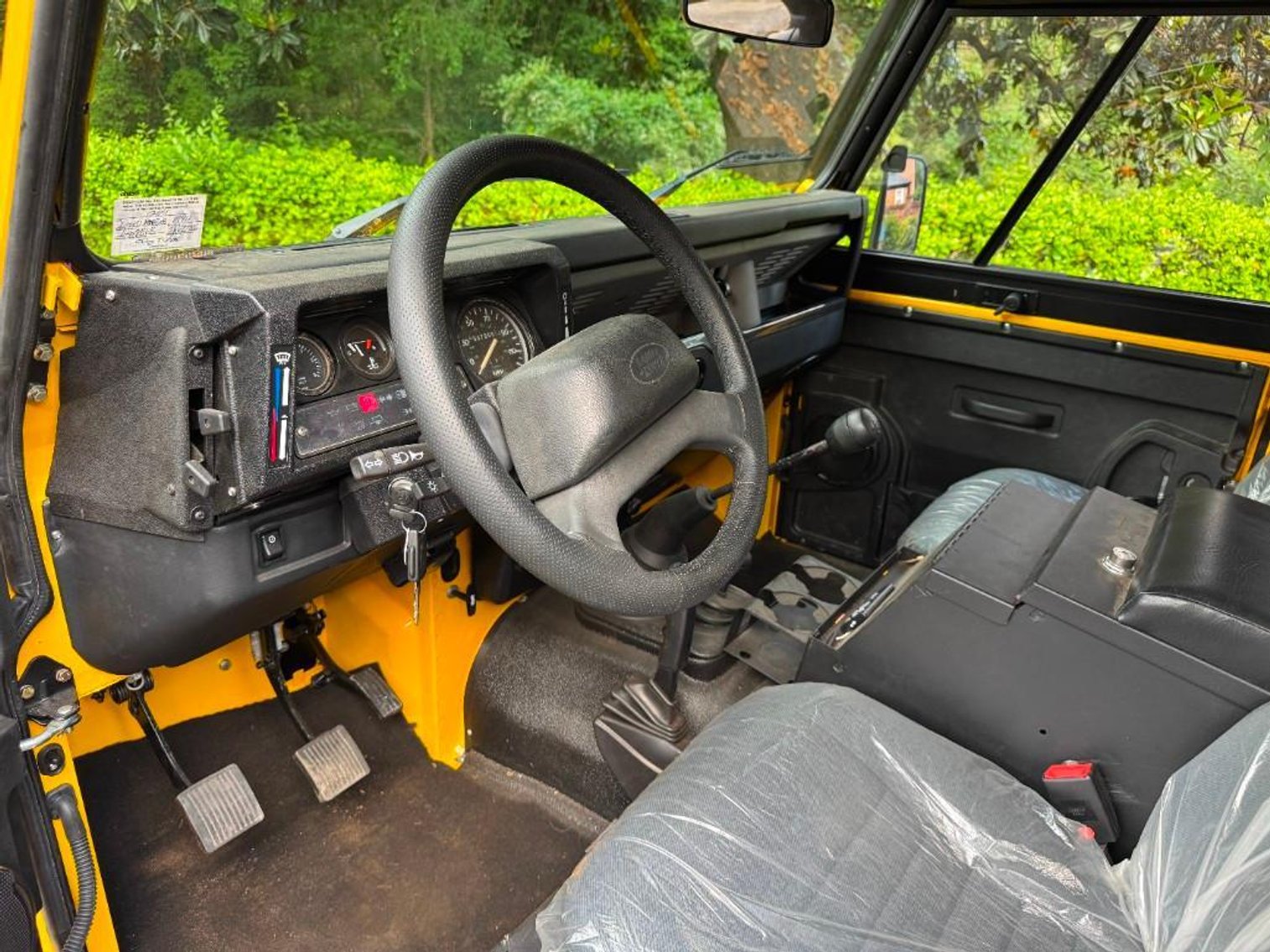 Image for 1994 Land Rover Defender 90 NAS