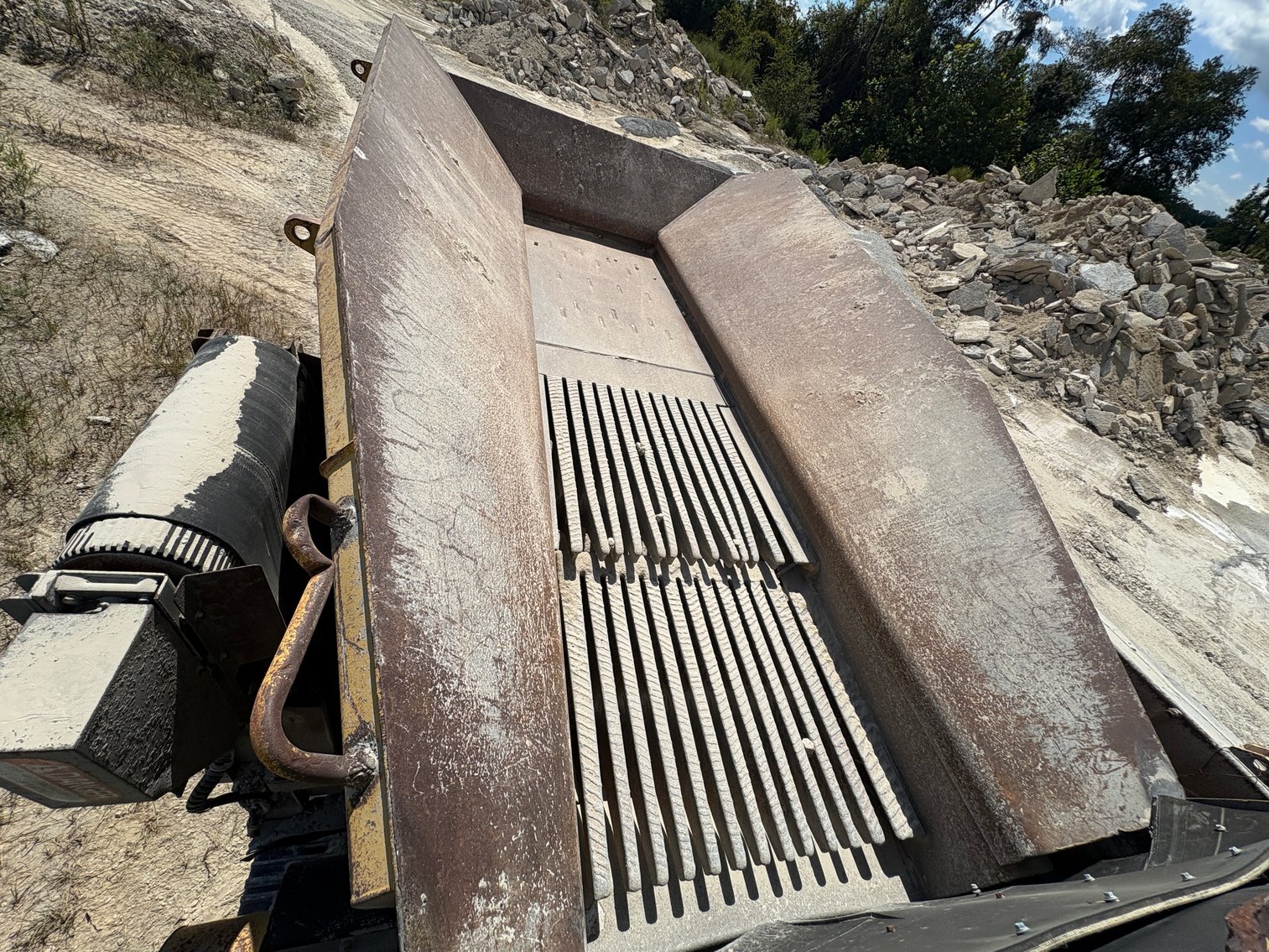 Image for Heavy Equipment Auction - 2006 Komatsu BR480RG Mobile Jaw Crusher