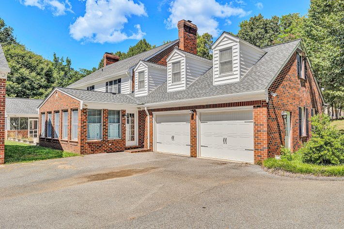 Image for Beautiful Troutville home with Colonial Williamsburg flair