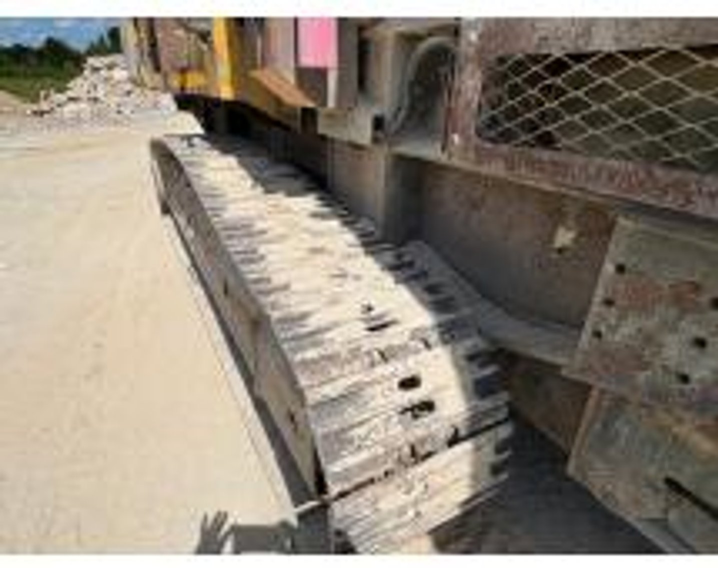 Image for Heavy Equipment Auction - 2006 Komatsu BR480RG Mobile Jaw Crusher
